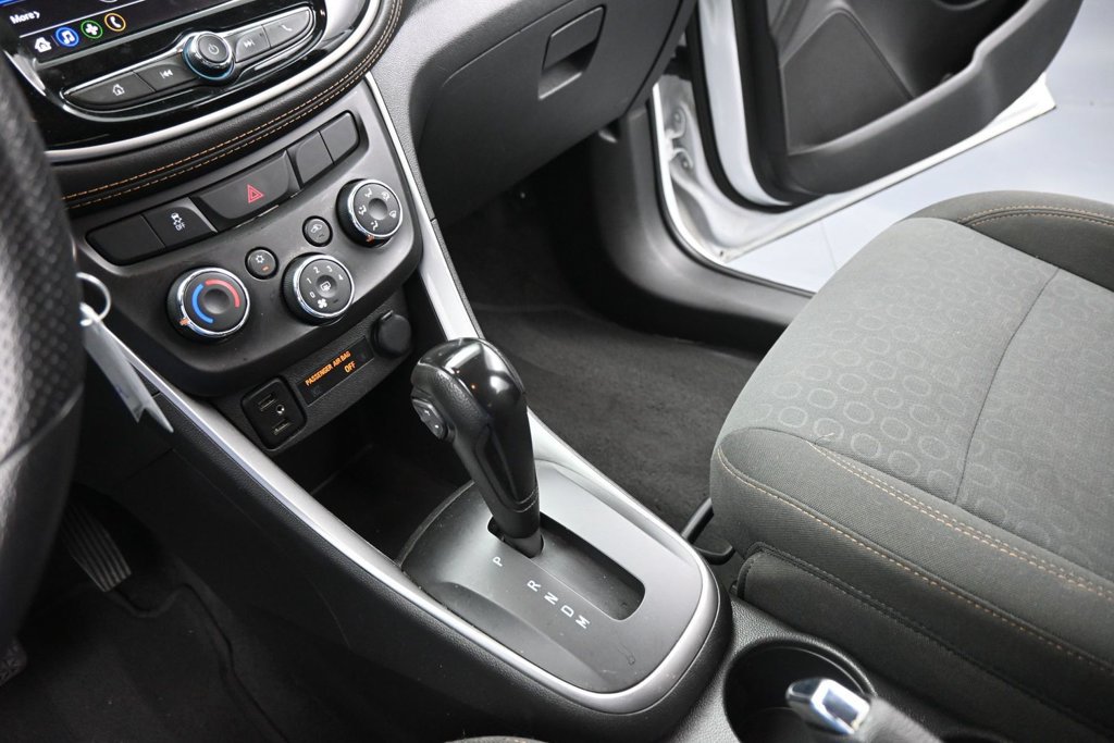 Used 2021 Chevrolet Trax LS w/ Tint and Cruise Package FWD image 17
