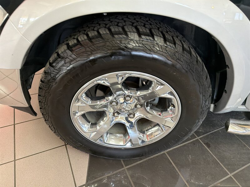 Used 2016 RAM 1500 Laramie RWD image 32
