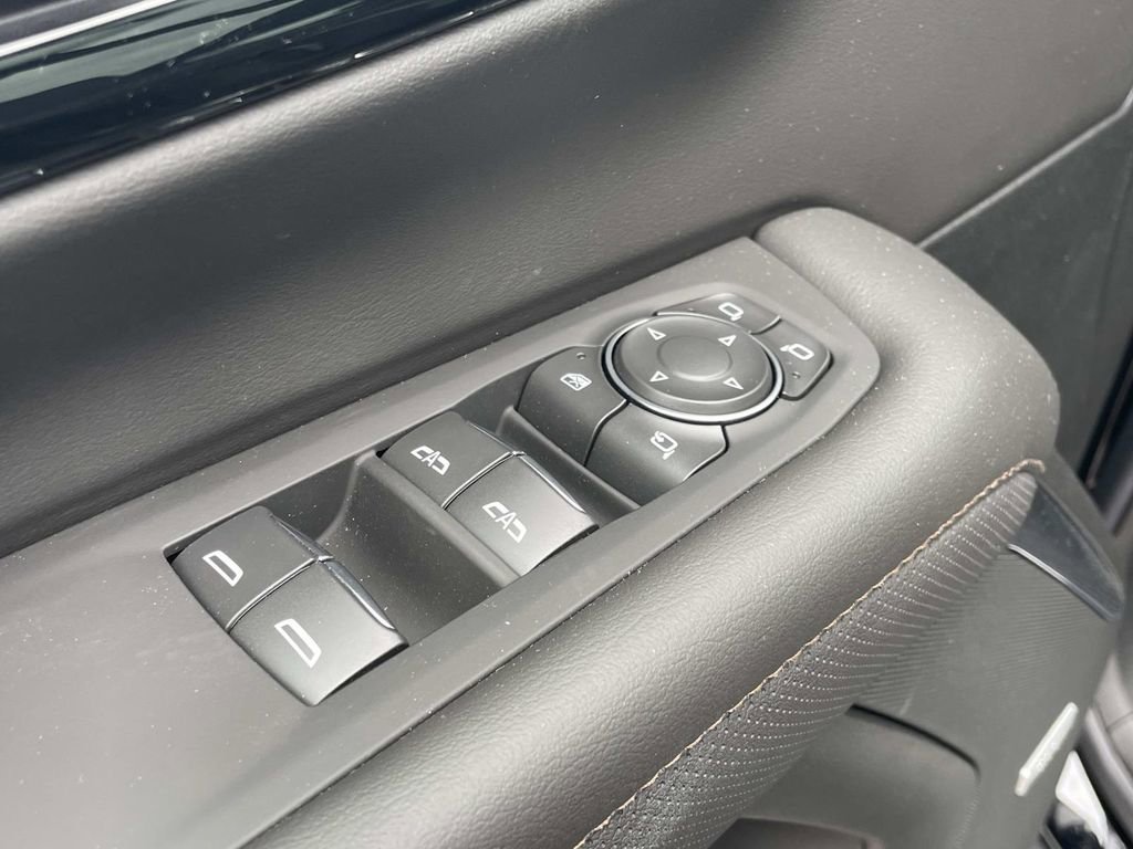 New 2026 Chevrolet Suburban High Country AWD/4WD image 18