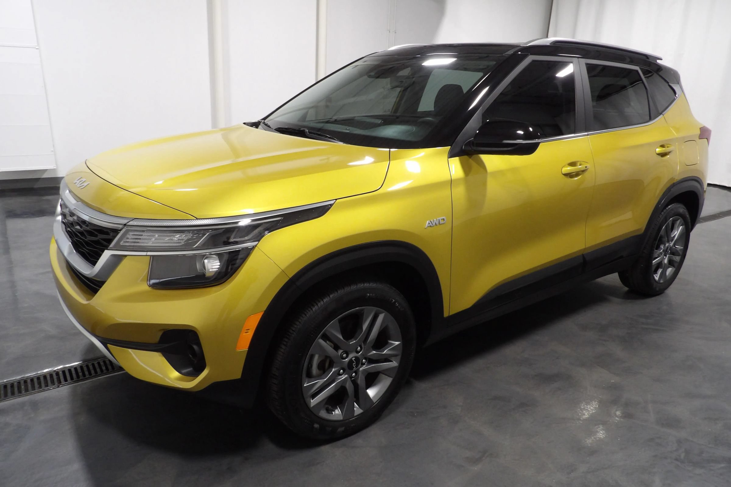 Used 2023 Kia Seltos S AWD/4WD image 6