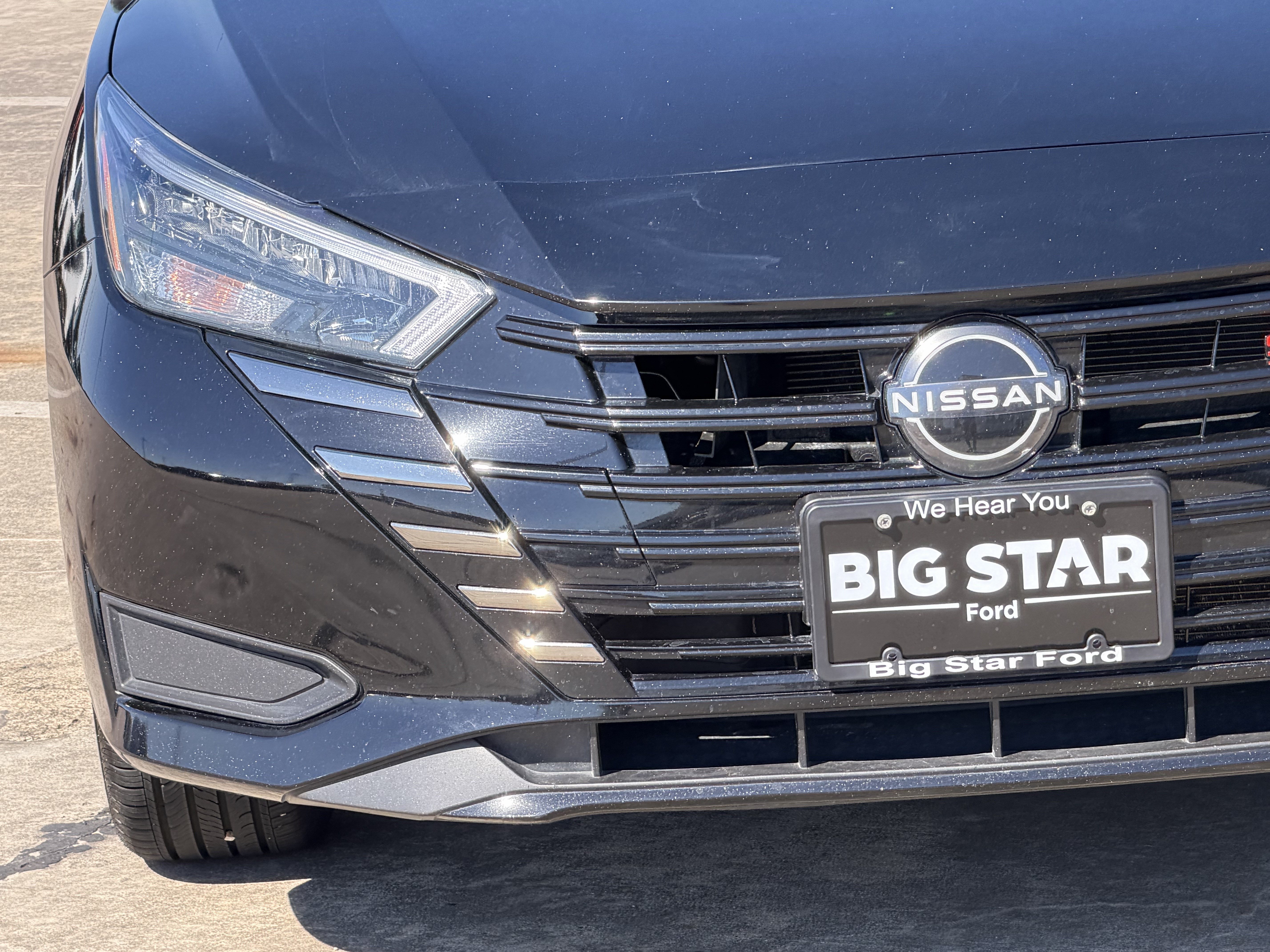 Used 2024 Nissan Versa SR FWD image 10