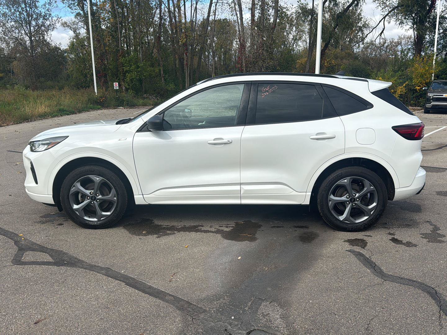 Used 2024 Ford Escape ST-Line w/ Tech Pack #1 AWD/4WD image 2