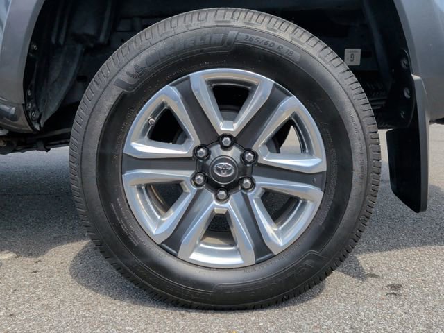 Used 2016 Toyota Tacoma Limited w/ Towing Package AWD/4WD image 9