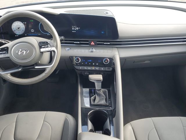 Used 2023 Hyundai Elantra SEL w/ Convenience Package image 13