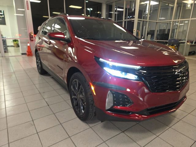 Used 2024 Chevrolet Equinox RS image 2