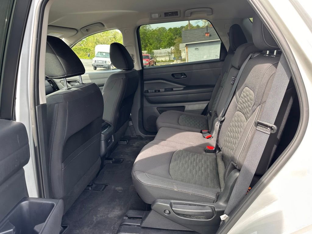 Used 2025 Nissan Pathfinder SV AWD/4WD image 22