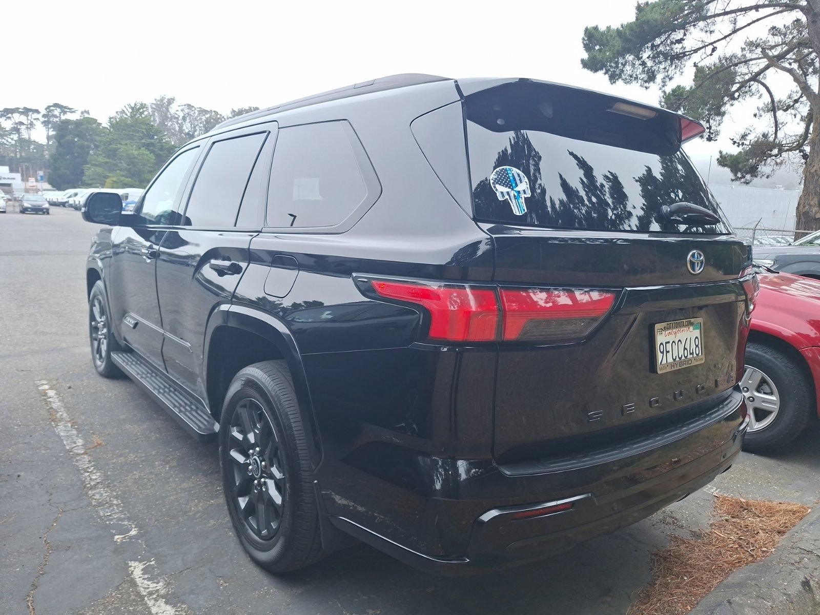 Used 2023 Toyota Sequoia Platinum AWD/4WD image 4