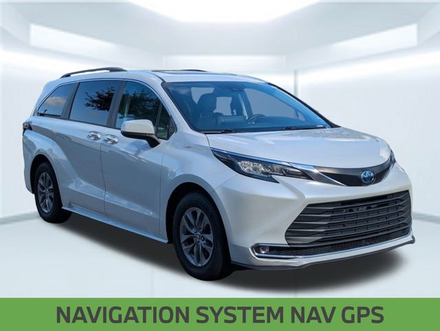 Used 2023 Toyota Sienna XLE image 7