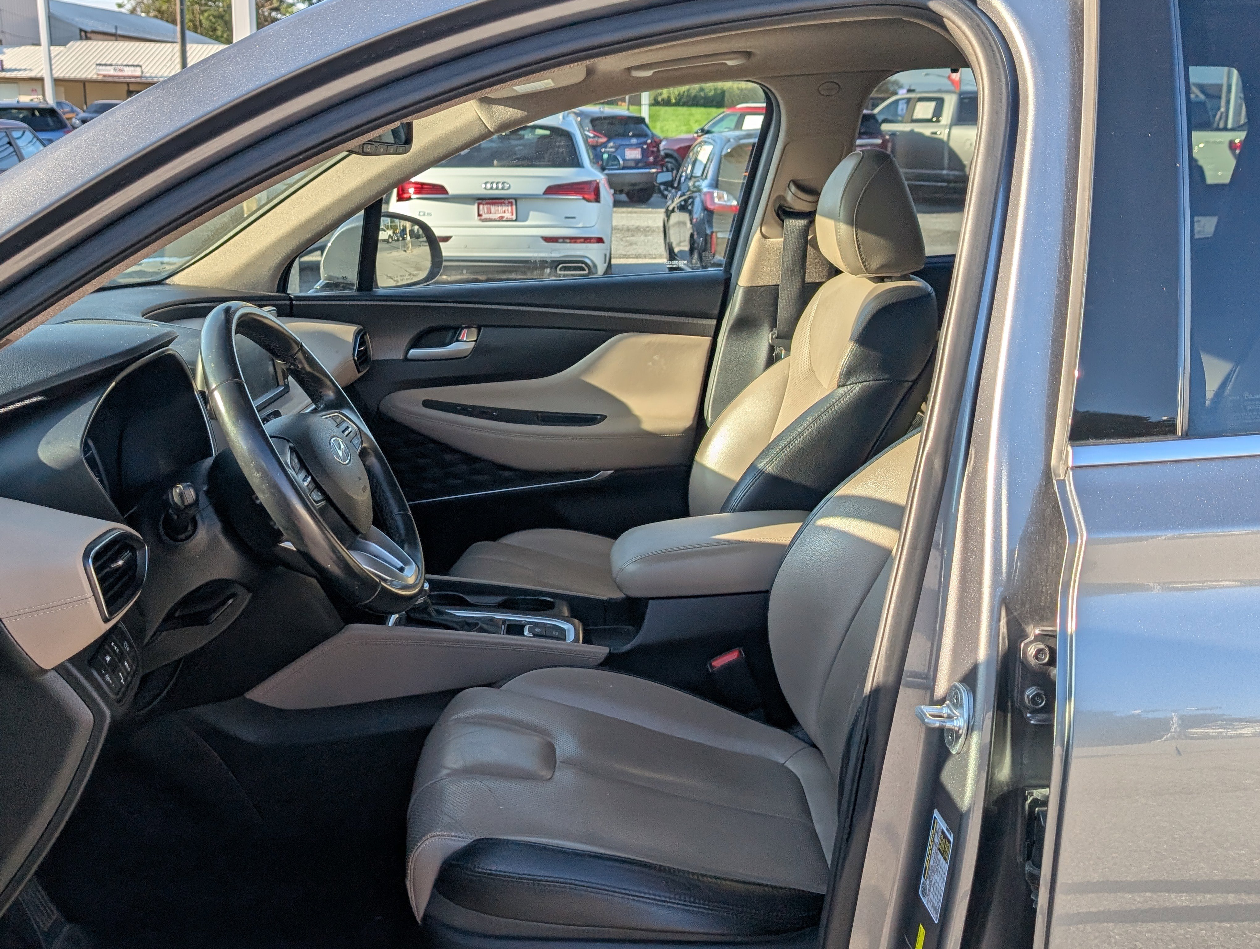 Used 2019 Hyundai Santa Fe Limited image 15