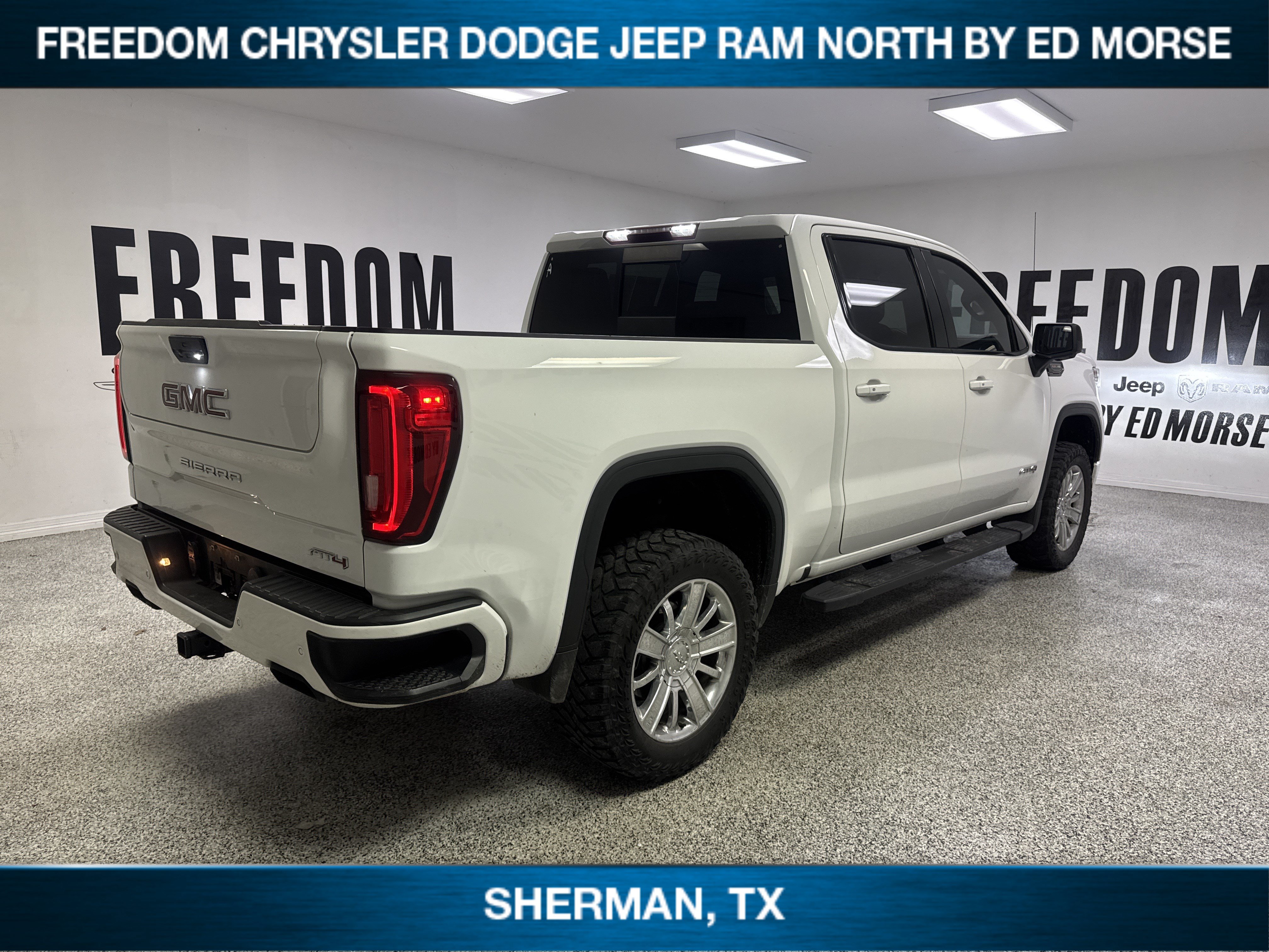 Used 2019 GMC Sierra 1500 AT4 w/ AT4 Premium Package AWD/4WD image 4