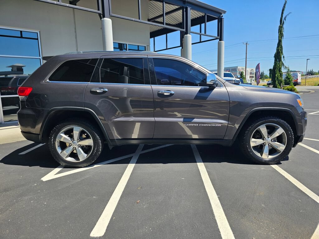 Used 2015 Jeep Grand Cherokee Limited AWD/4WD image 6