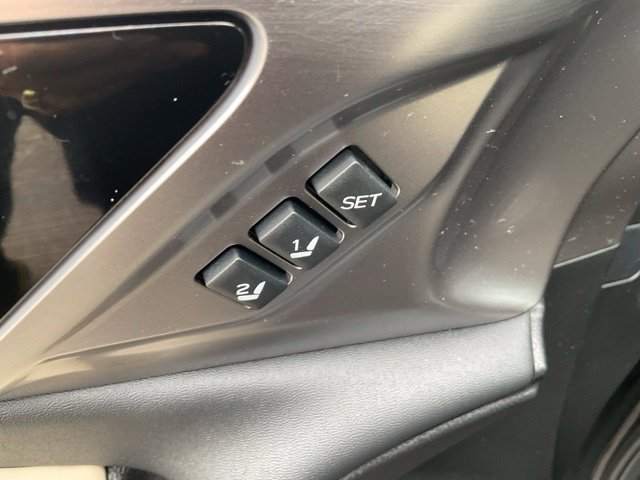 Used 2024 Subaru Outback Limited AWD/4WD image 14