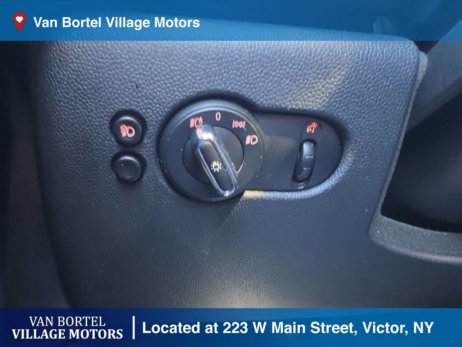 Used 2022 MINI Cooper 4-Door Hardtop image 13