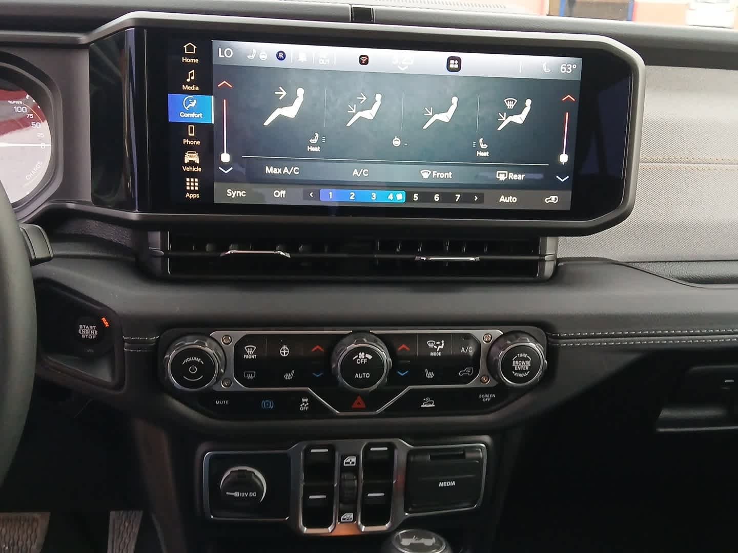 Used 2025 Jeep Wrangler Sahara image 37