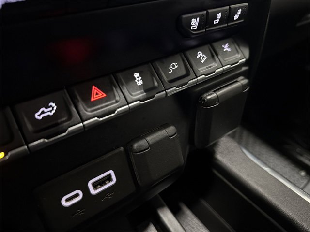Used 2022 GMC Sierra 3500 AT4 w/ AT4 Preferred Package image 30