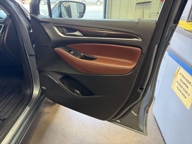 Used 2021 Buick Enclave Avenir w/ Avenir Technology Package image 26