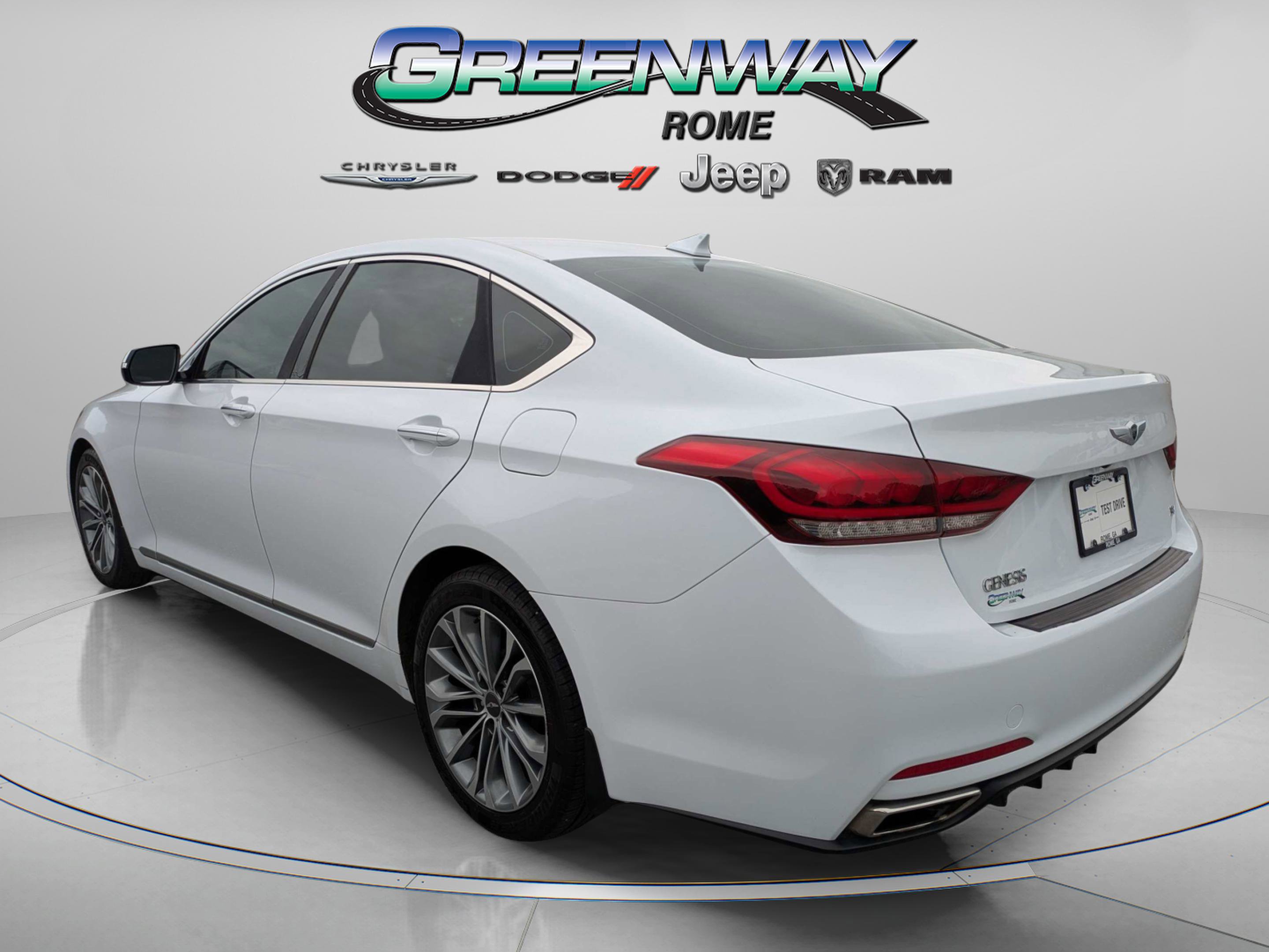 Used 2015 Hyundai Genesis 3.8 RWD image 5