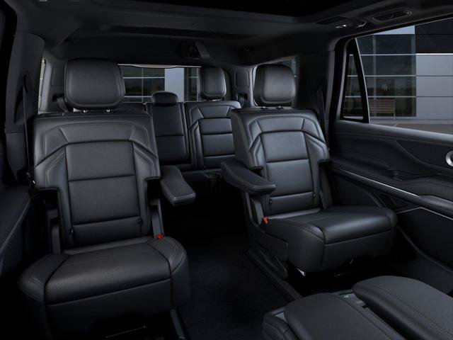 New 2027 Lincoln Navigator Reserve w/ Jet Appearance Package AWD/4WD image 11