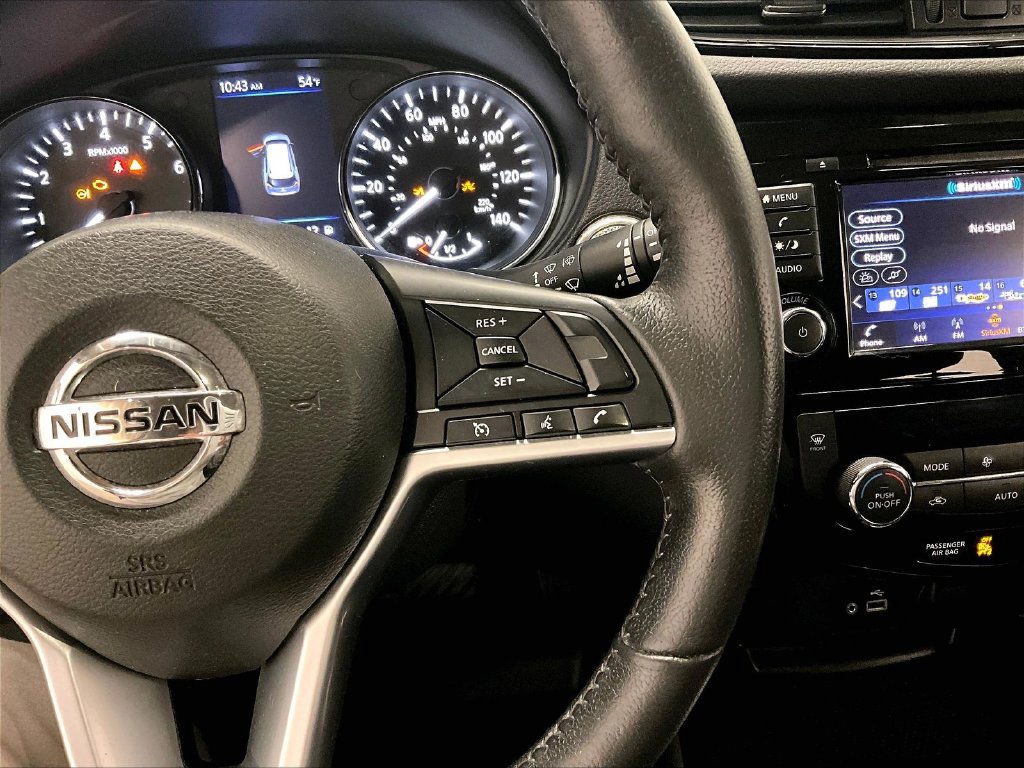 Used 2020 Nissan Rogue SV AWD/4WD image 11