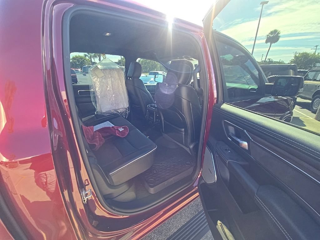 Used 2026 RAM 1500 Laramie AWD/4WD image 27