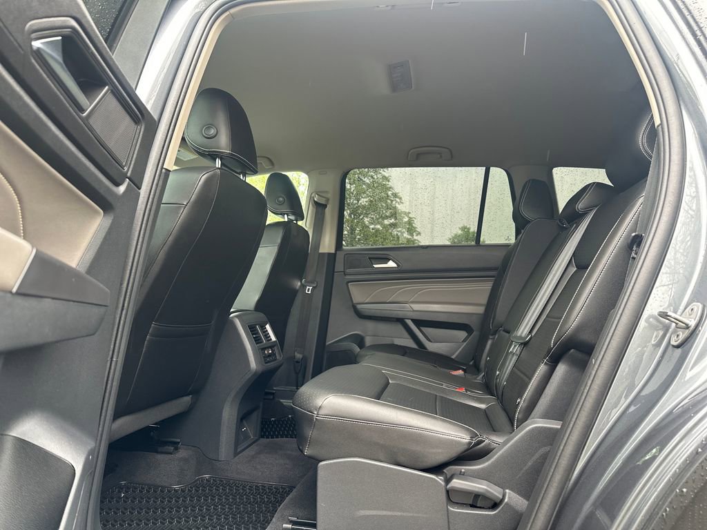 Certified 2023 Volkswagen Atlas SE w/ Black Wheel Package AWD/4WD image 13