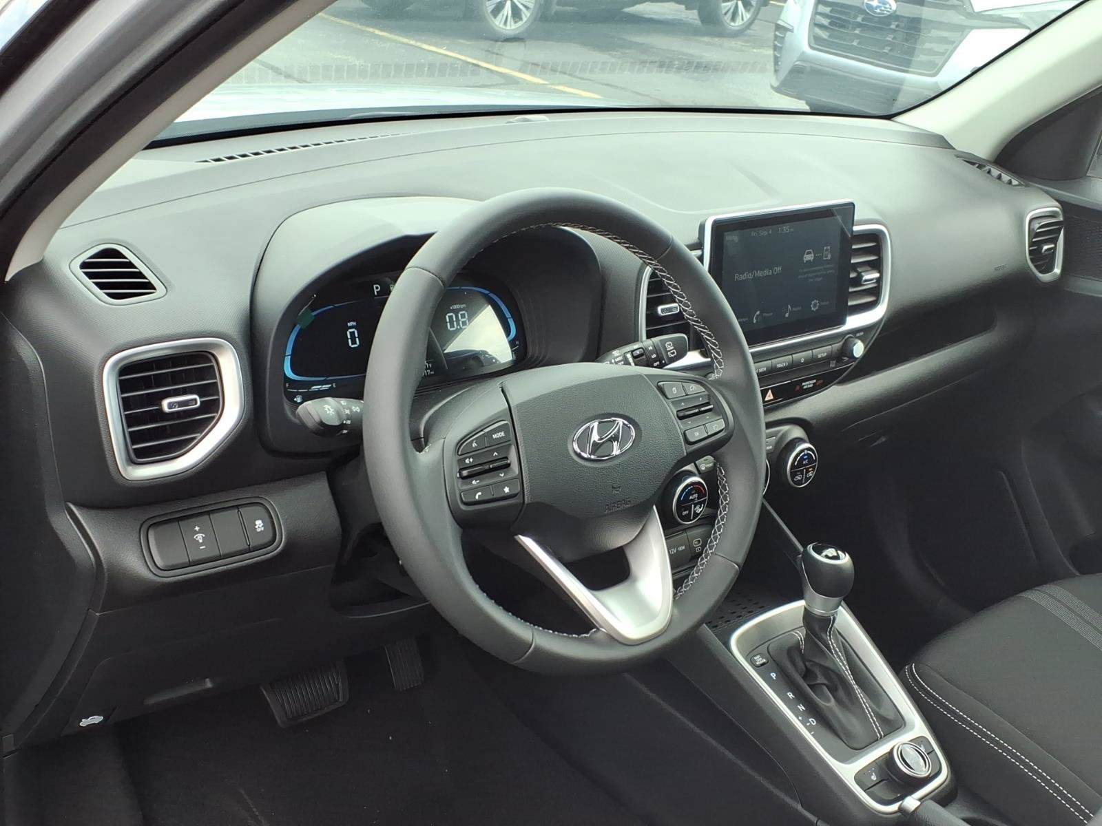 New 2026 Hyundai Venue SEL FWD image 5