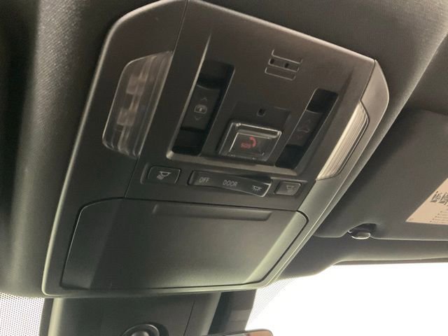 Used 2022 Toyota Highlander Platinum image 18