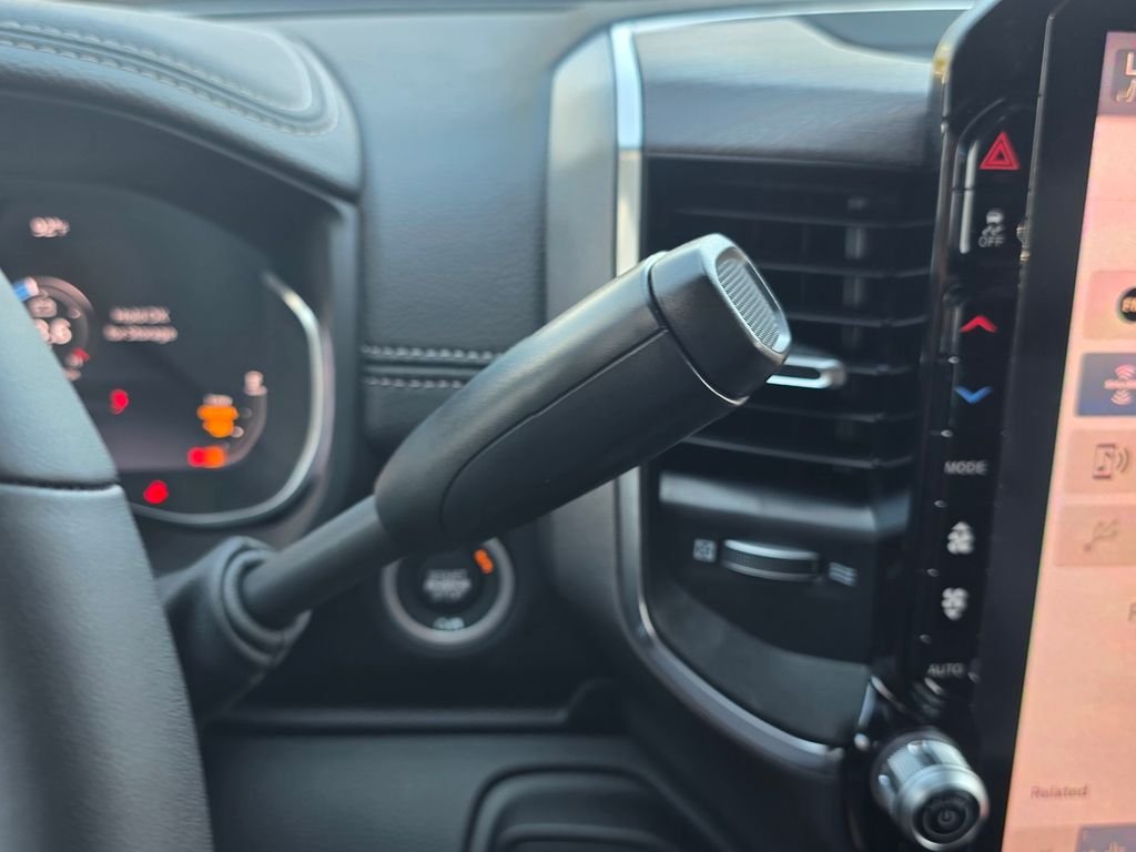 New 2026 RAM 3500 Laramie AWD/4WD image 19