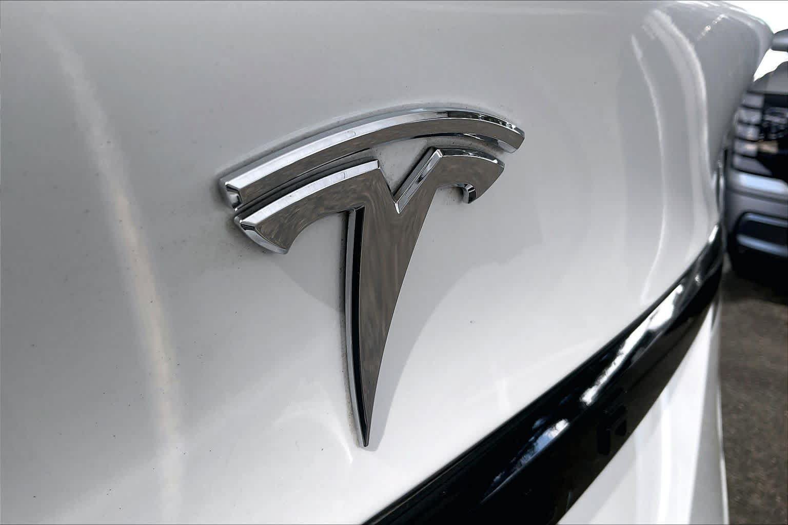 Used 2022 Tesla Model X AWD/4WD image 31