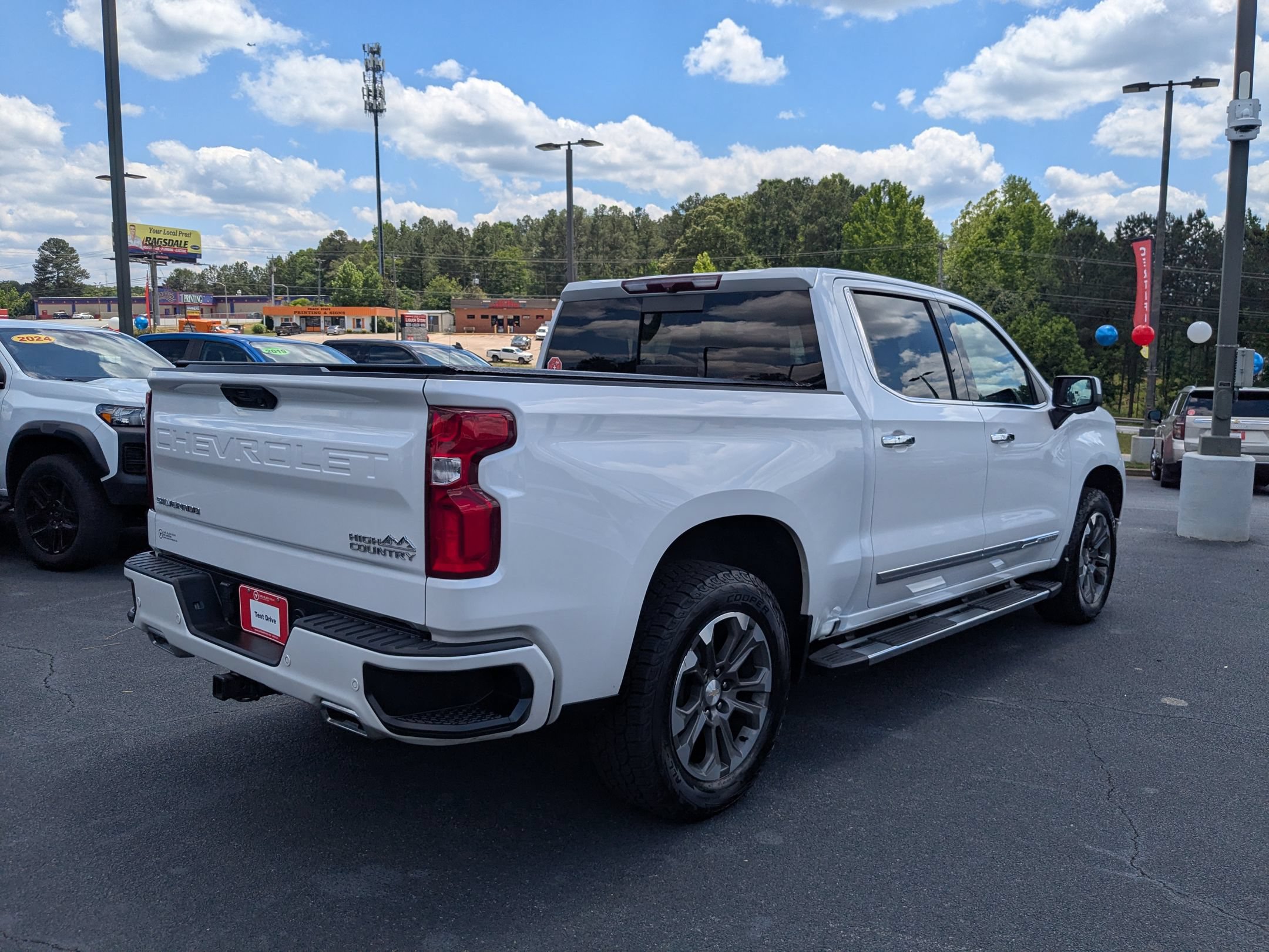 Used 2023 Chevrolet Silverado 1500 High Country AWD/4WD image 5