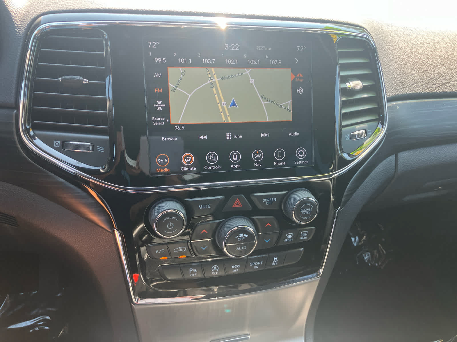Used 2020 Jeep Grand Cherokee Altitude AWD/4WD image 15