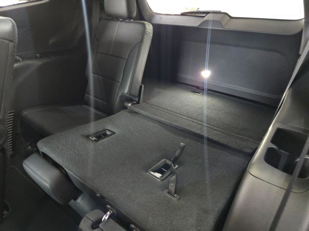 New 2026 GMC Acadia Elevation w/ Elevation Premium Package AWD/4WD image 15