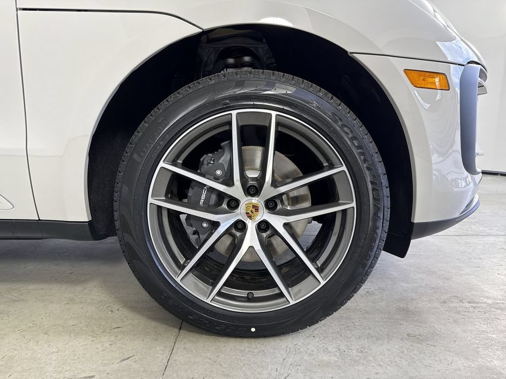 New 2026 Porsche Macan AWD/4WD image 15