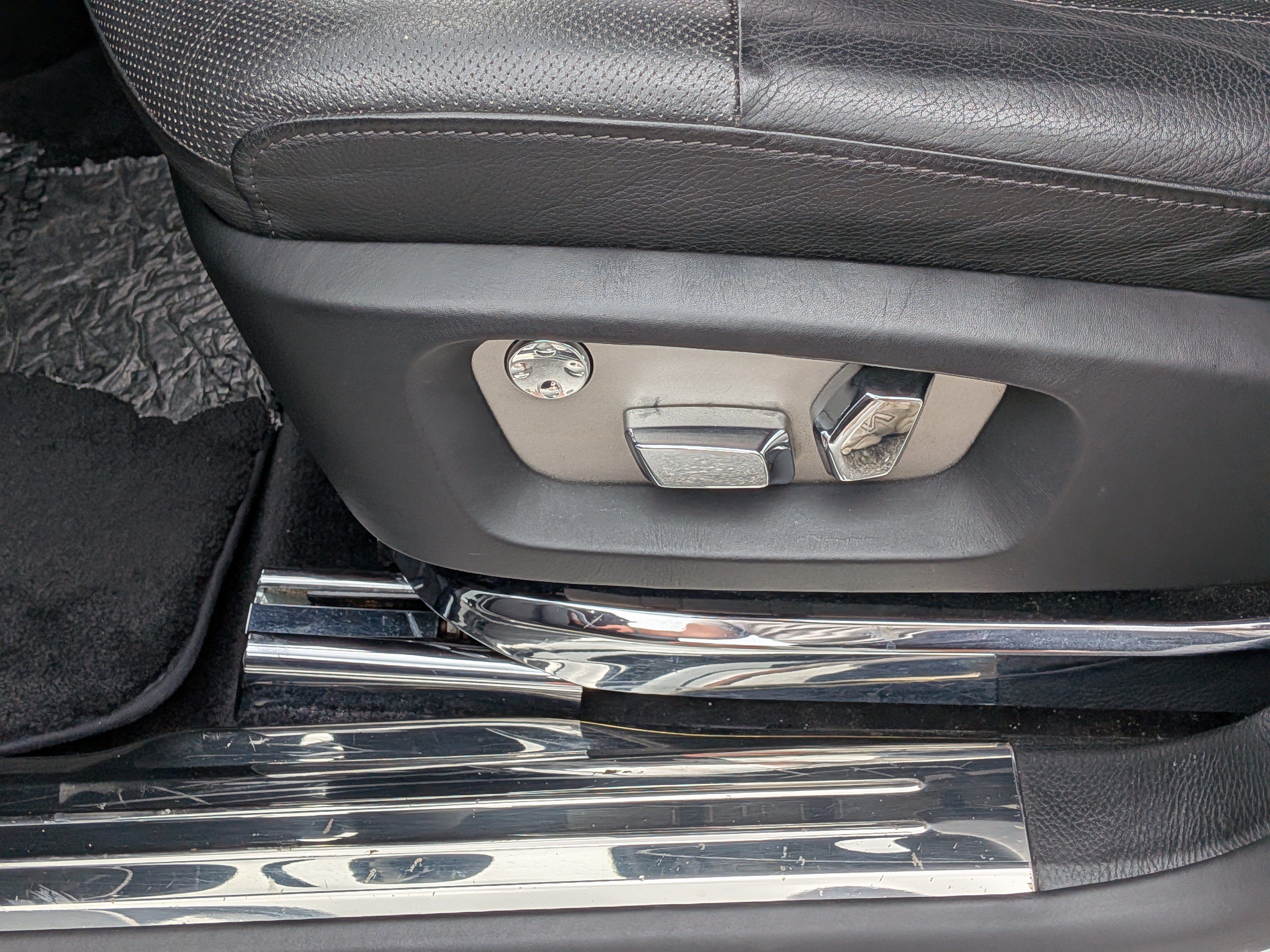 Used 2013 Rolls-Royce Ghost RWD image 17