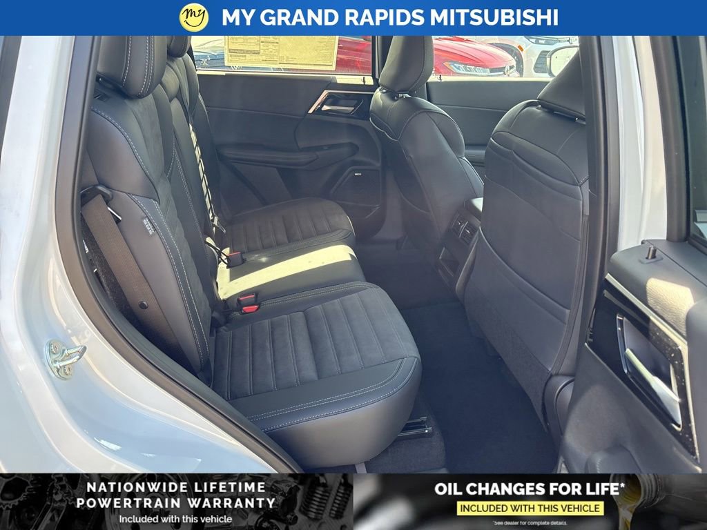 New 2026 Mitsubishi Outlander Trail Edition image 16