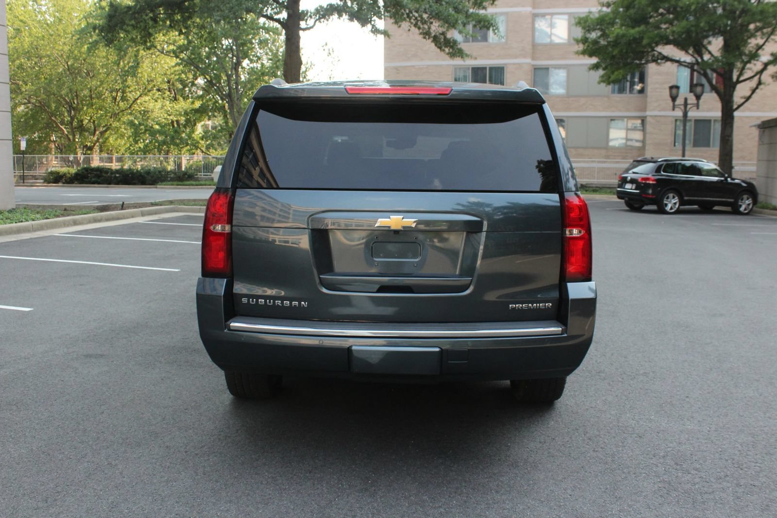 Used 2019 Chevrolet Suburban Premier AWD/4WD image 8