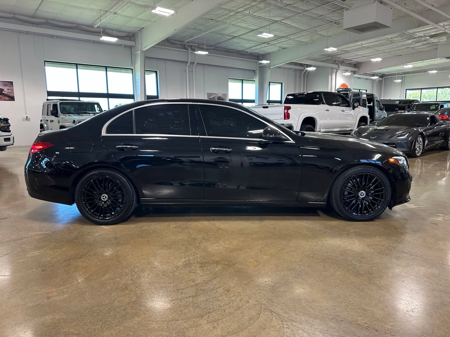 Used 2022 Mercedes-Benz C 300 4MATIC Sedan image 9