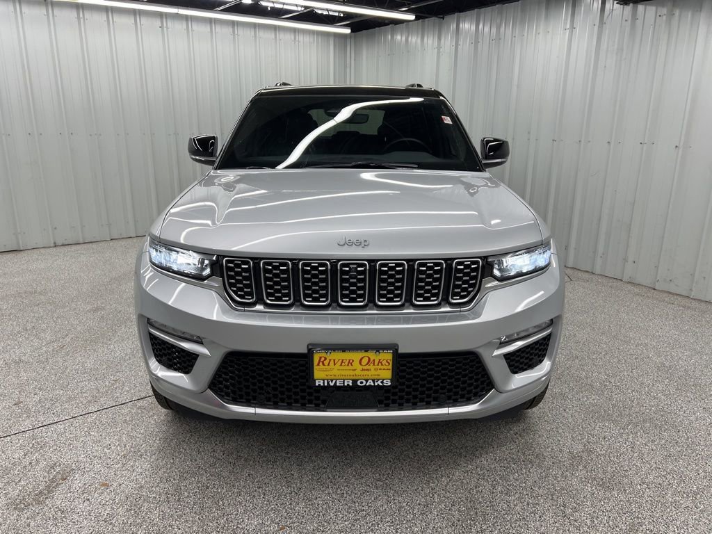 Used 2025 Jeep Grand Cherokee Summit w/ Luxury Tech Group V image 2