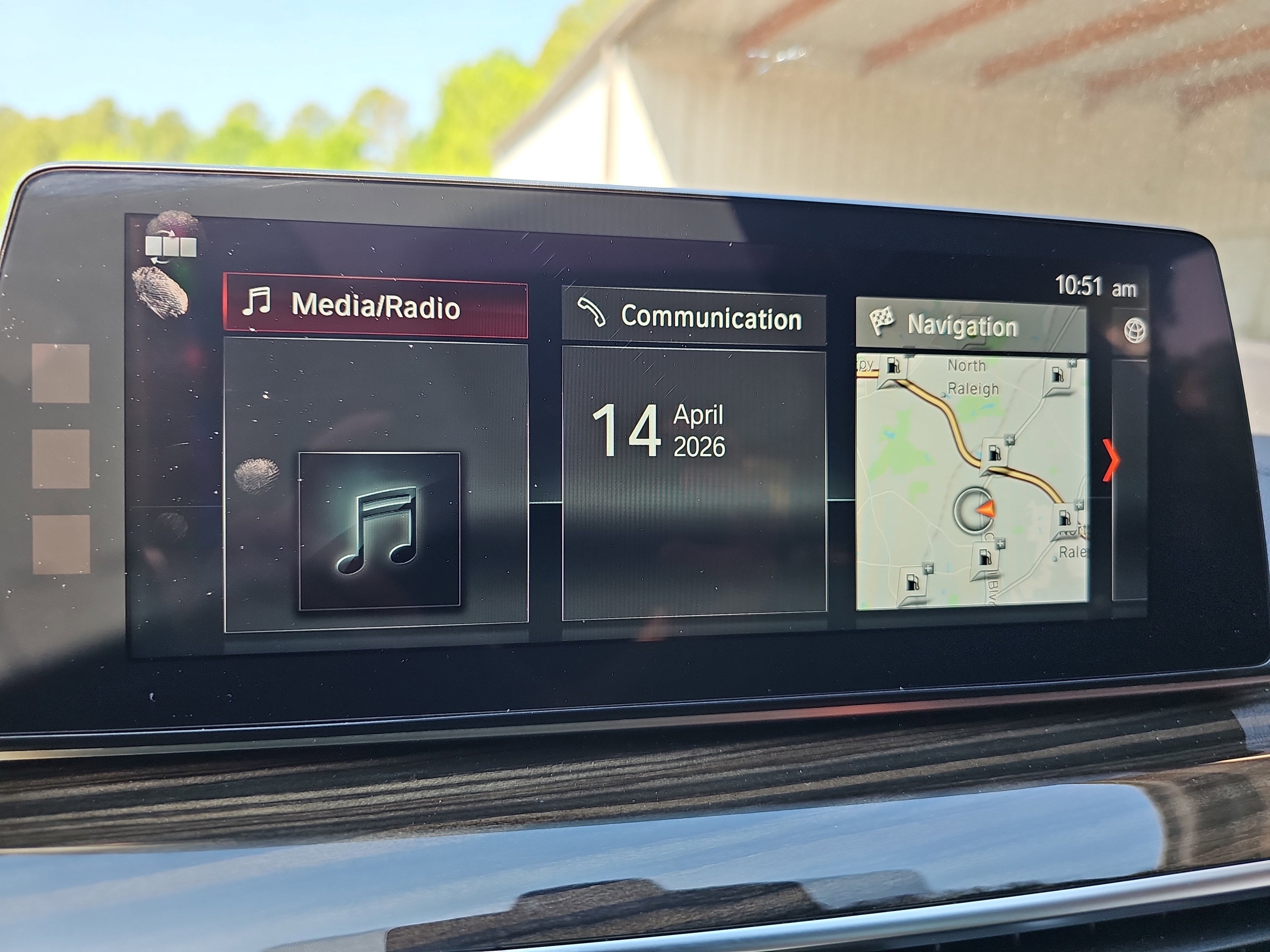 Used 2018 BMW M550i xDrive w/ Driving Assistance Package image 23