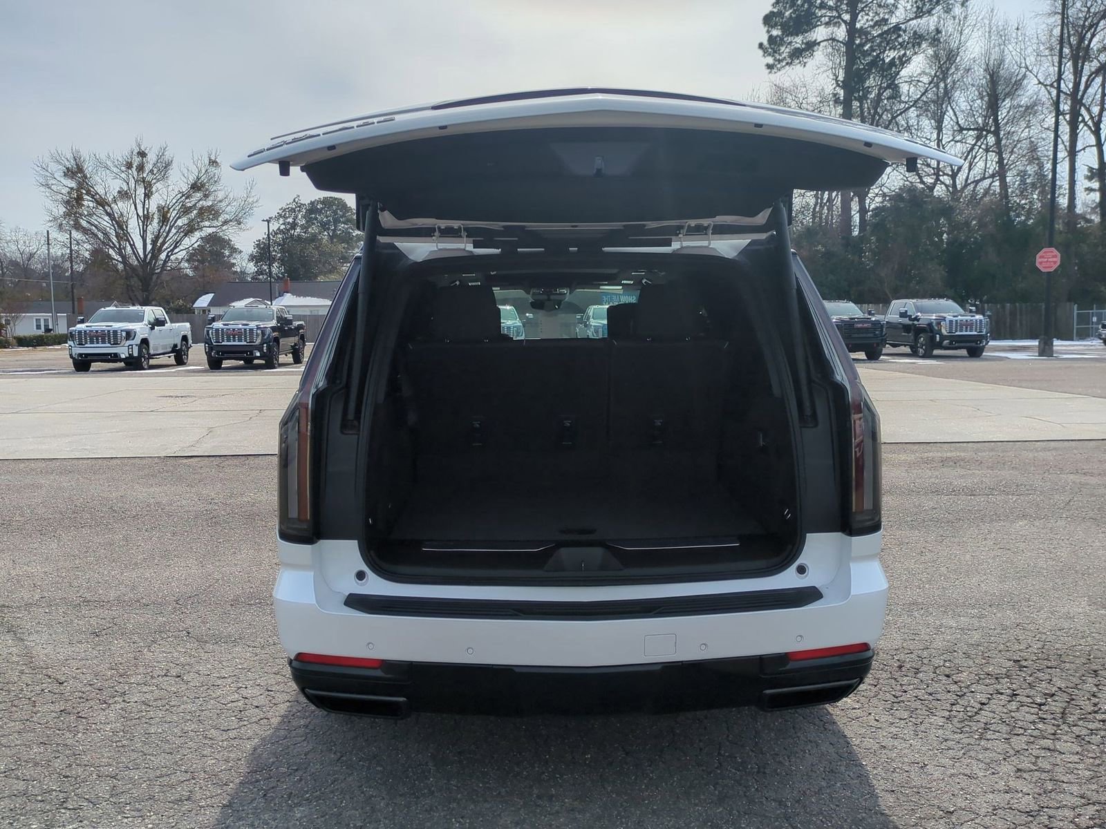 Certified 2025 Cadillac Escalade ESV Sport Platinum image 27