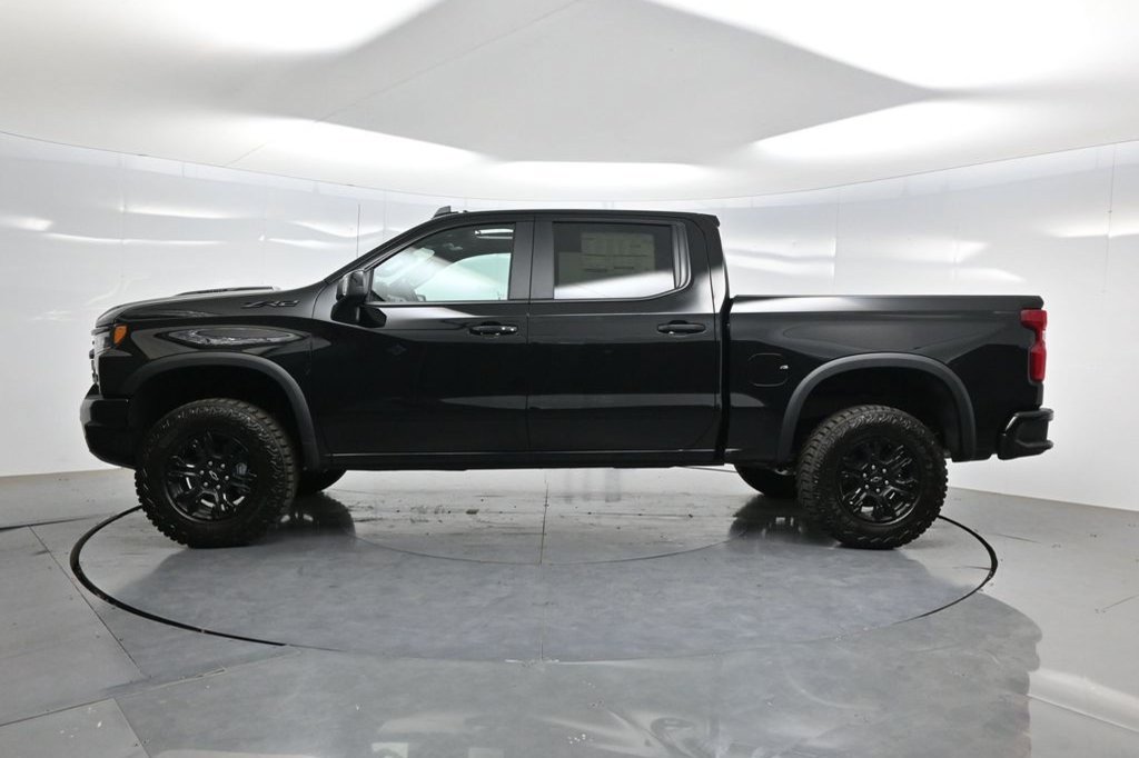 New 2026 Chevrolet Silverado 1500 ZR2 w/ LPO, Dark Essentials Package AWD/4WD image 8
