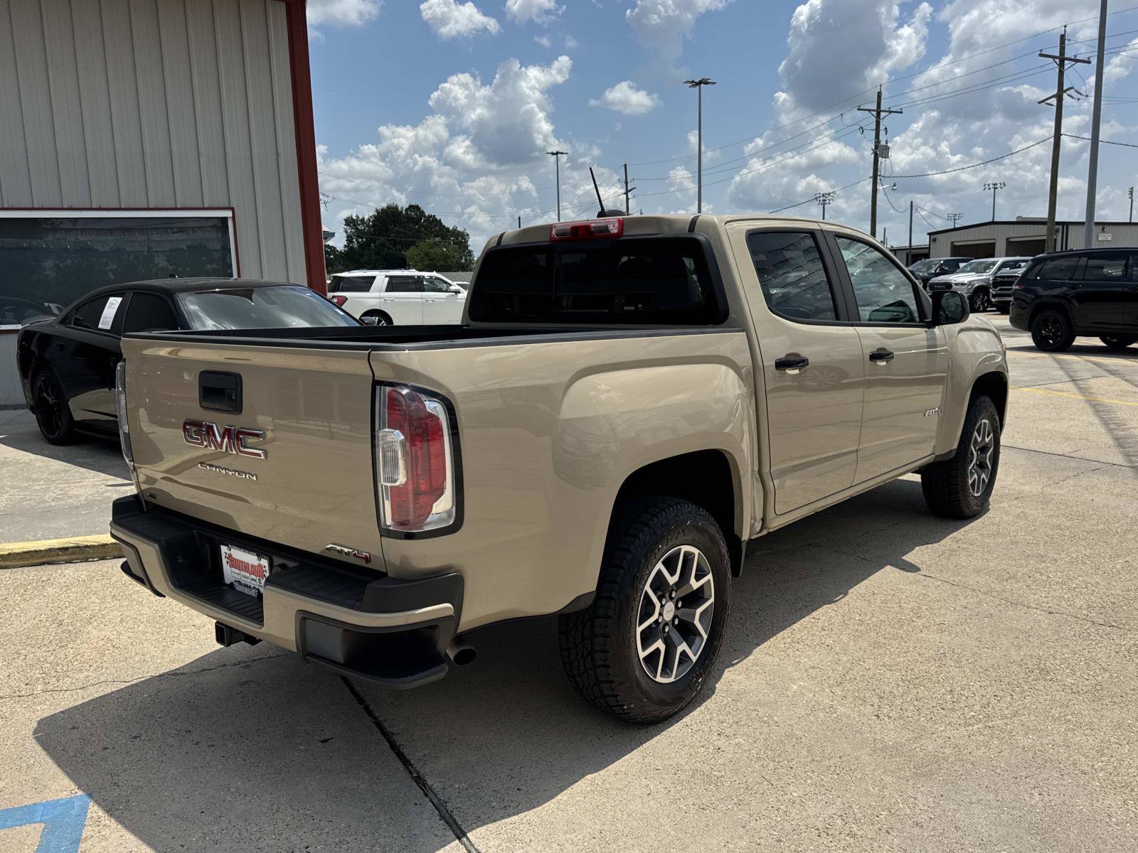Used 2022 GMC Canyon AT4 w/ Trailering Package AWD/4WD image 7