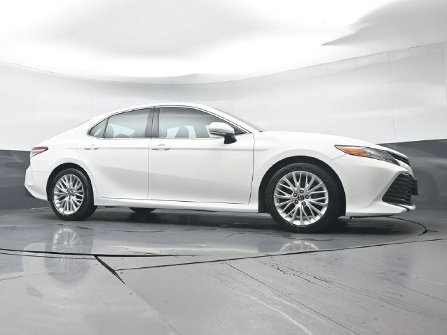 Used 2018 Toyota Camry XLE FWD image 30
