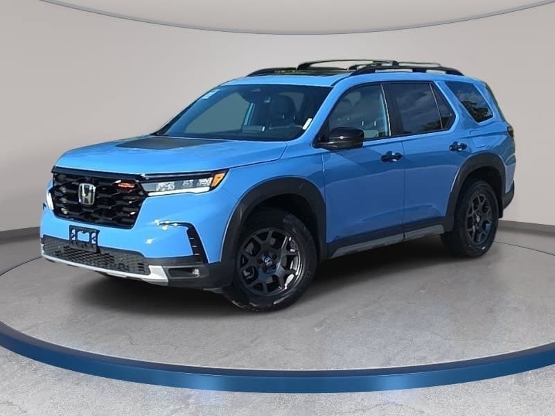 Used 2023 Honda Pilot TrailSport image 1