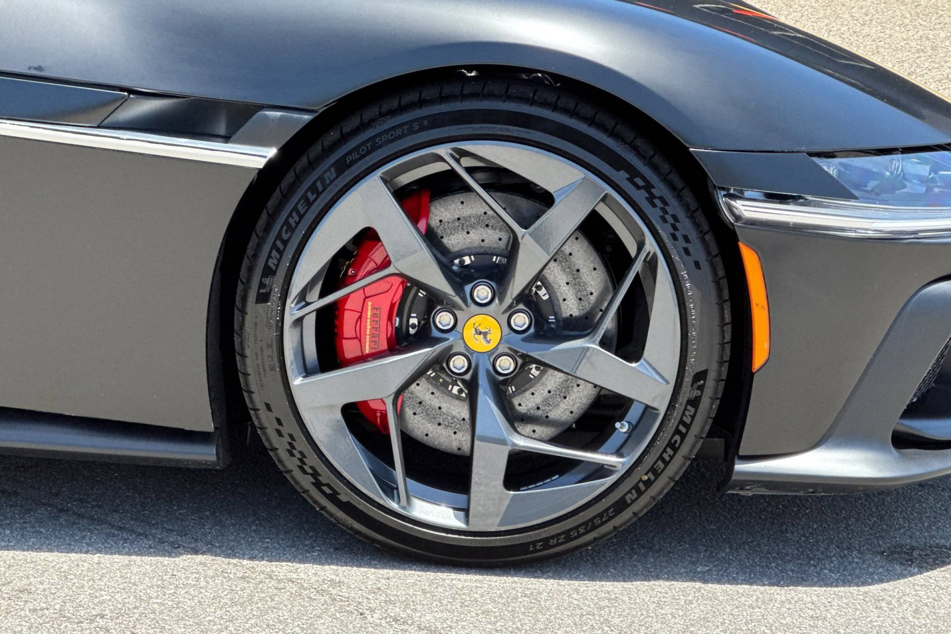 Used 2025 Ferrari 12Cilindri RWD image 39