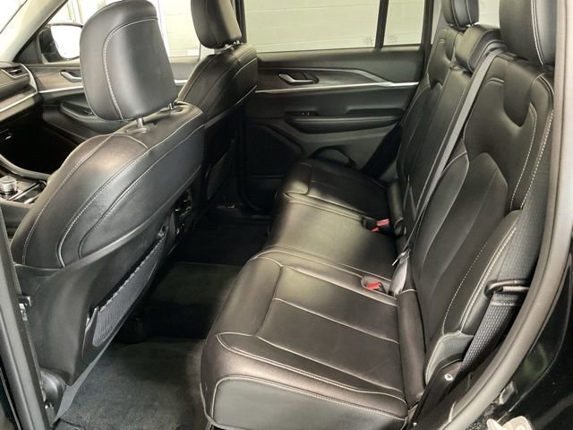 Used 2023 Jeep Grand Cherokee Limited image 18