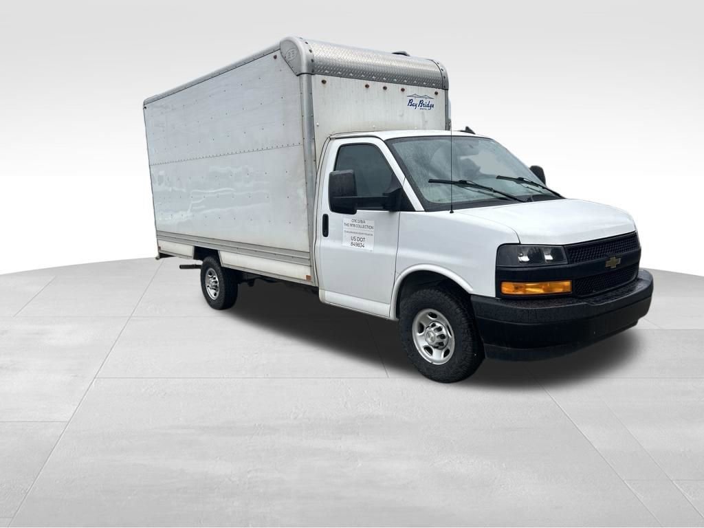 Used 2022 Chevrolet Express 3500 w/ Driver Convenience Package RWD image 8