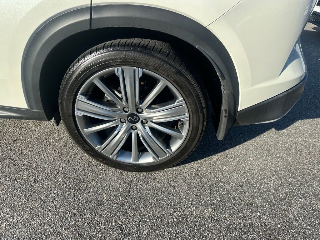 Used 2022 INFINITI QX50 Sensory image 10