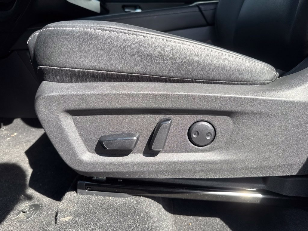 Used 2025 Nissan Murano SV w/ Cargo Package AWD/4WD image 23