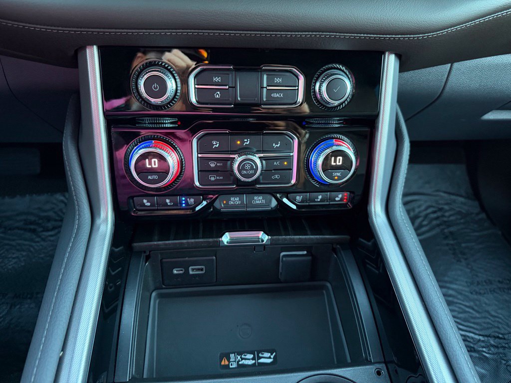 Used 2022 GMC Yukon Denali RWD image 28